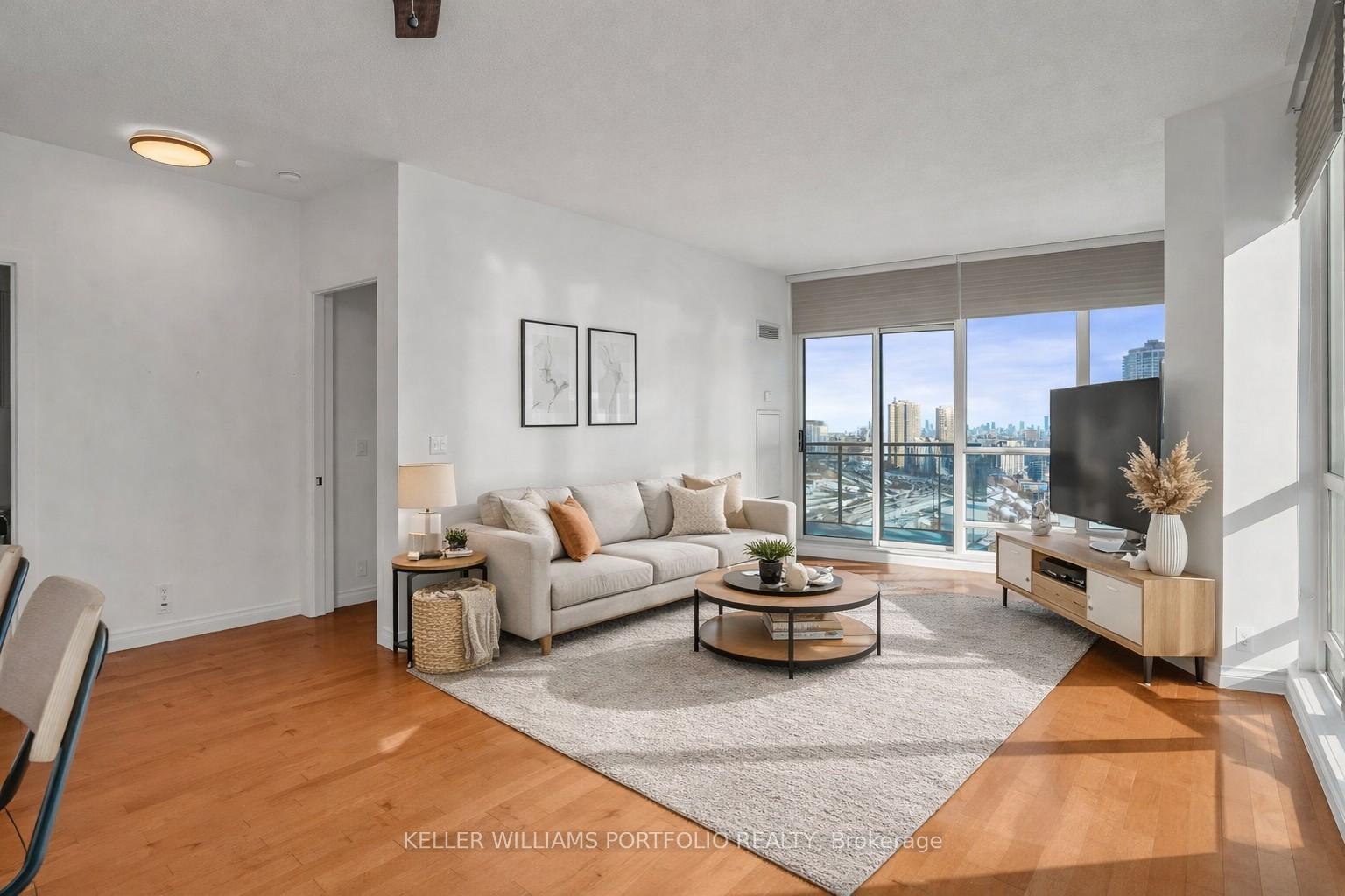 185 Legion Road N PH7, Toronto W06 — photo 4 of 5