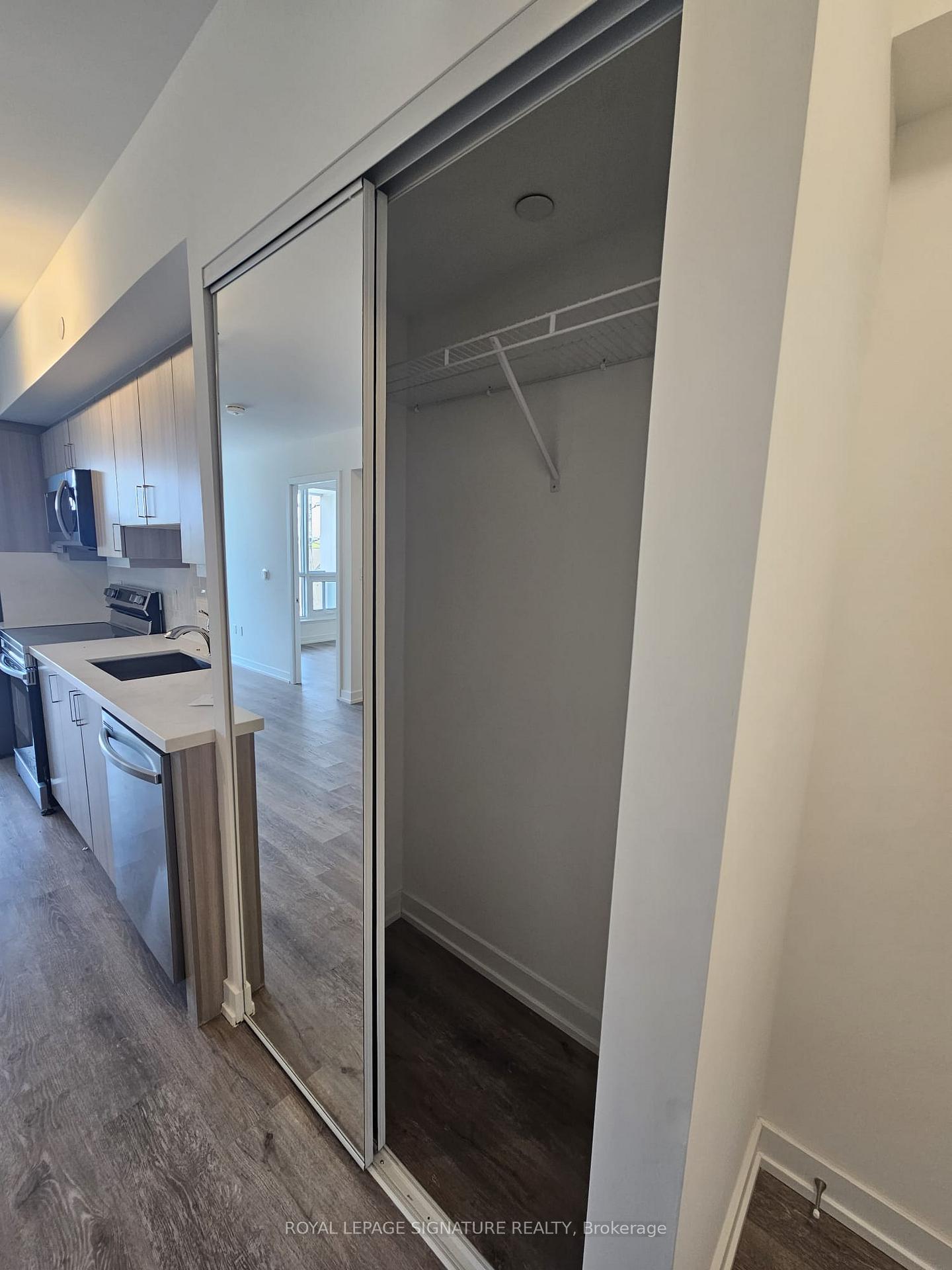 556 Marlee Avenue 421, Toronto W04 — photo 3 of 5