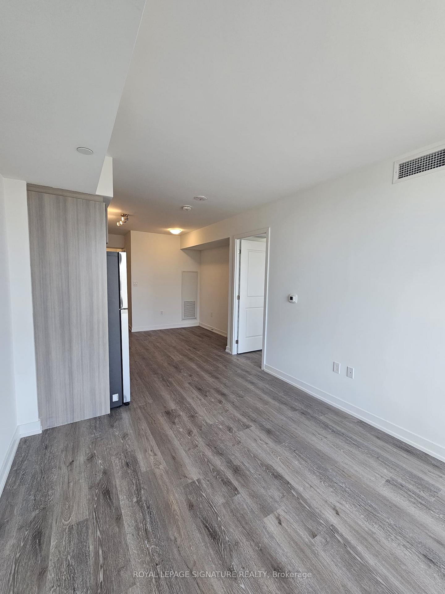 556 Marlee Avenue 421, Toronto W04 — photo 5 of 5