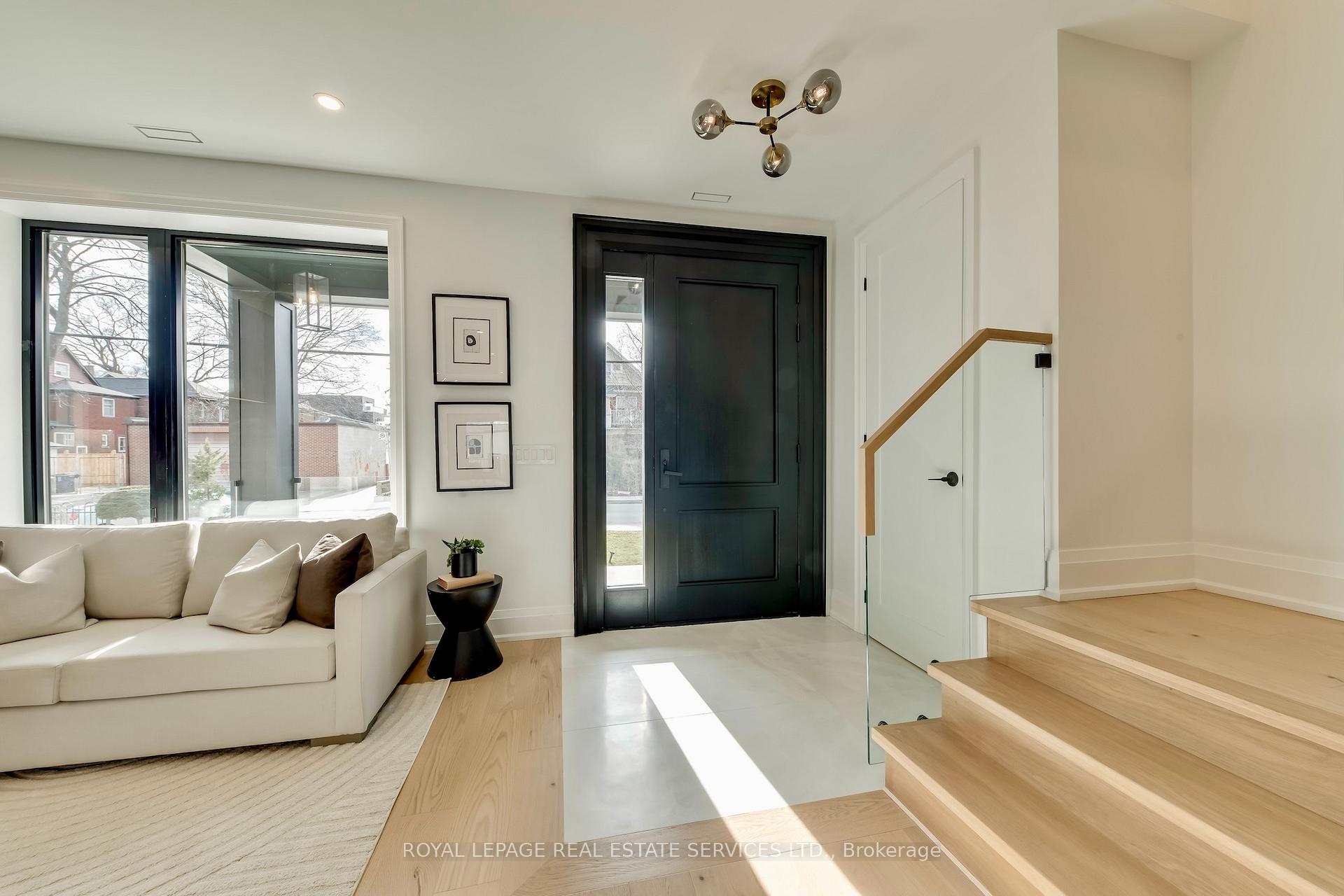 561 Durie Street, Toronto W02 — photo 5 of 5