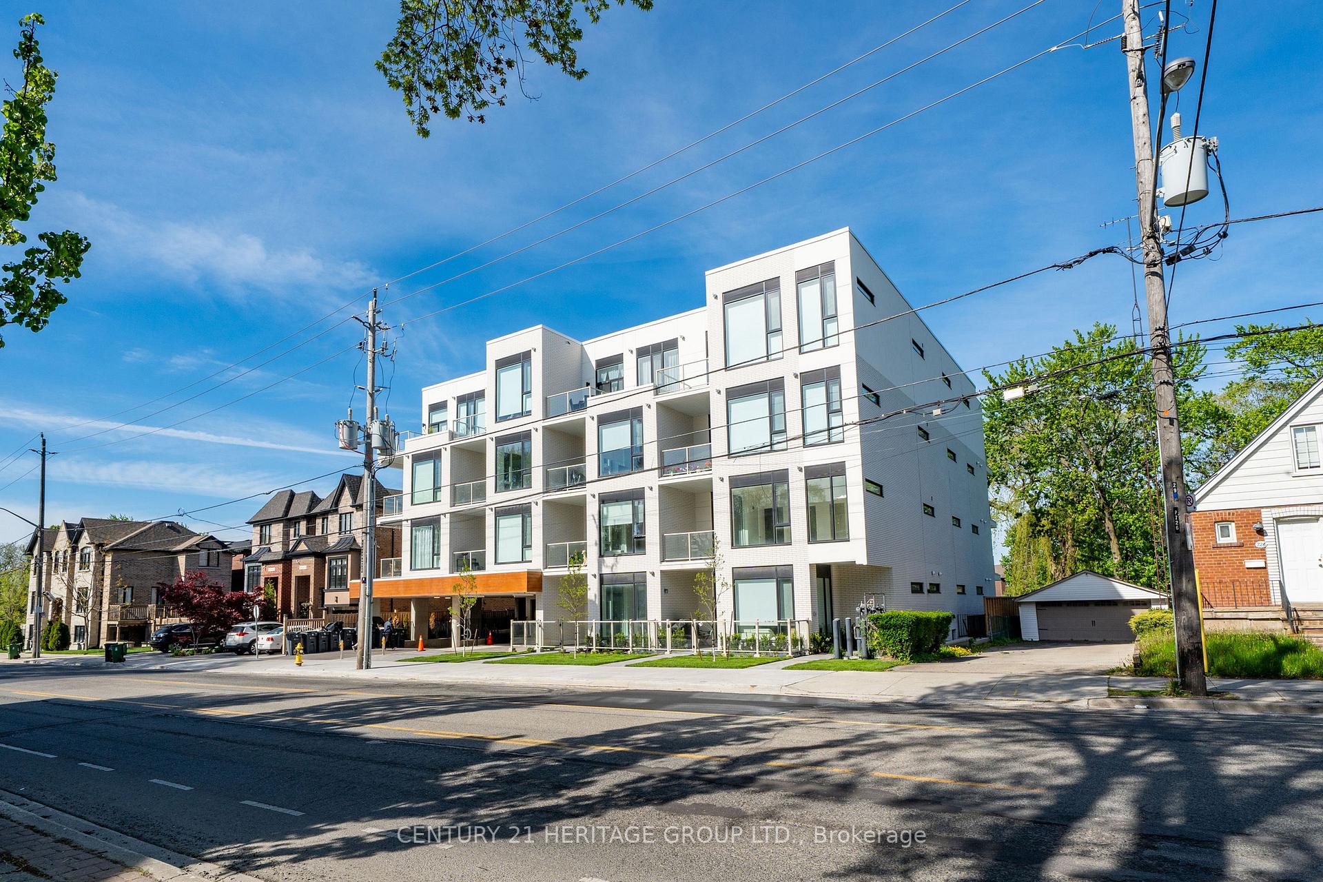 722 Marlee Avenue 102, Toronto W04 — photo 3 of 5