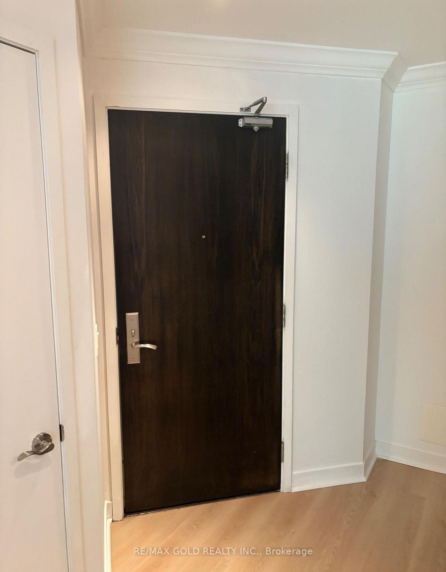 840 Queens Plate Drive 501, Toronto W10 — photo 2 of 5
