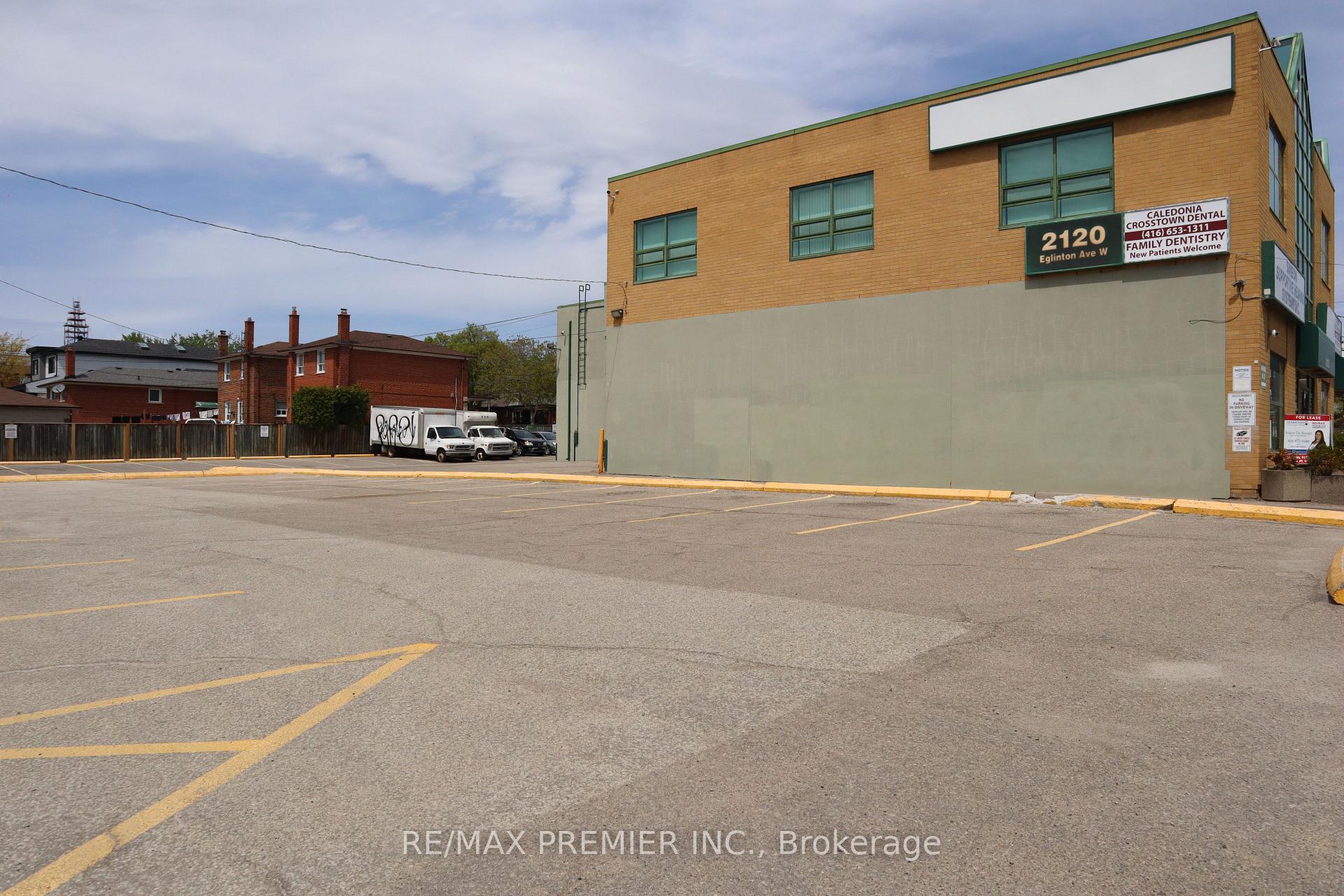 2120 Eglinton Avenue W #F, Toronto W04 — photo 3 of 5