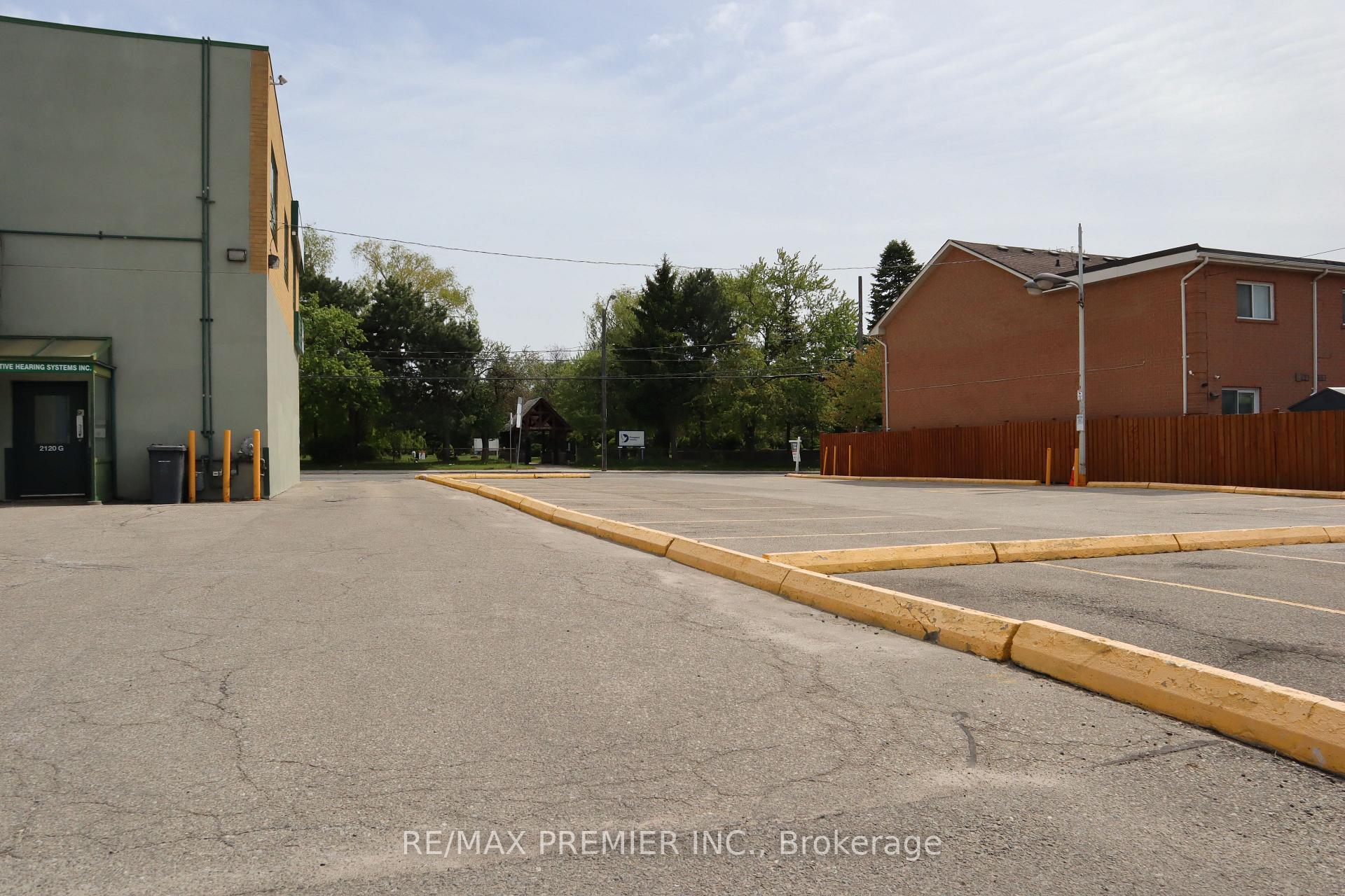 2120 Eglinton Avenue W #F, Toronto W04 — photo 5 of 5