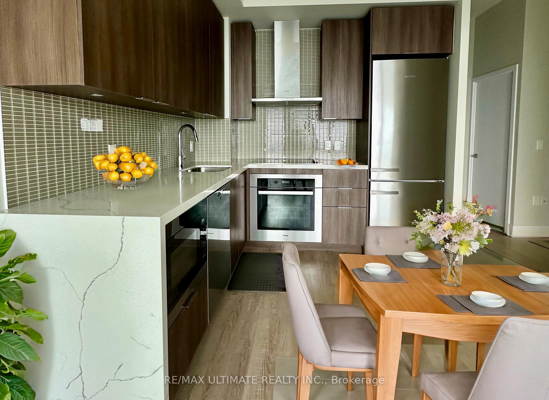 30 SE Shore Breeze Drive 6206, Toronto W06 — photo 2 of 5