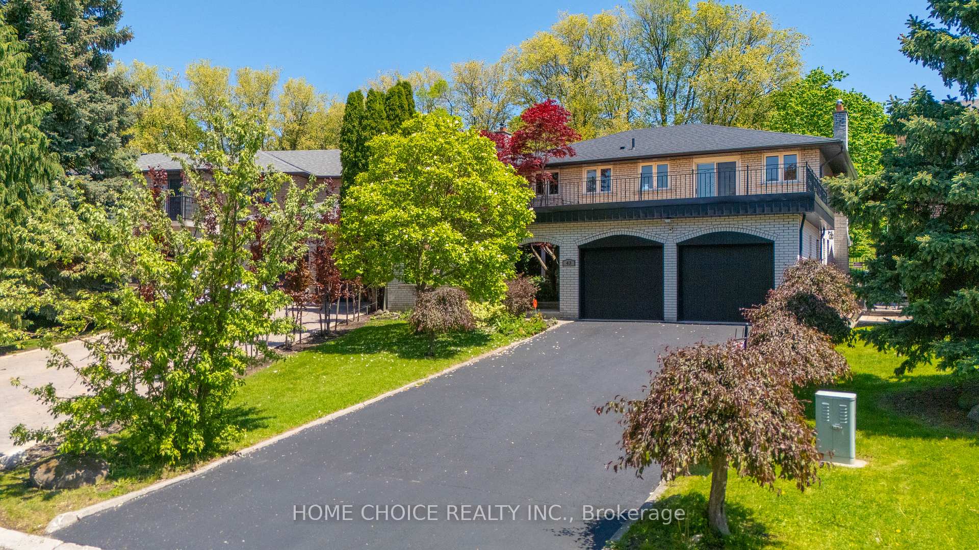 43 Golfwood Heights E, Toronto W09 — photo 5 of 5