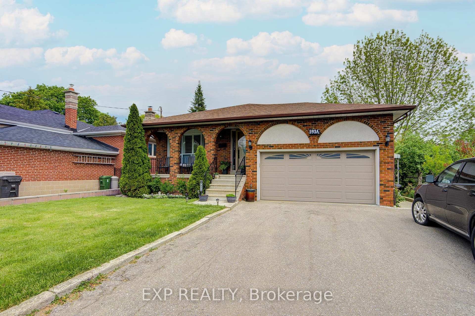 593a Scarlett Road N, Toronto W09 — photo 2 of 5