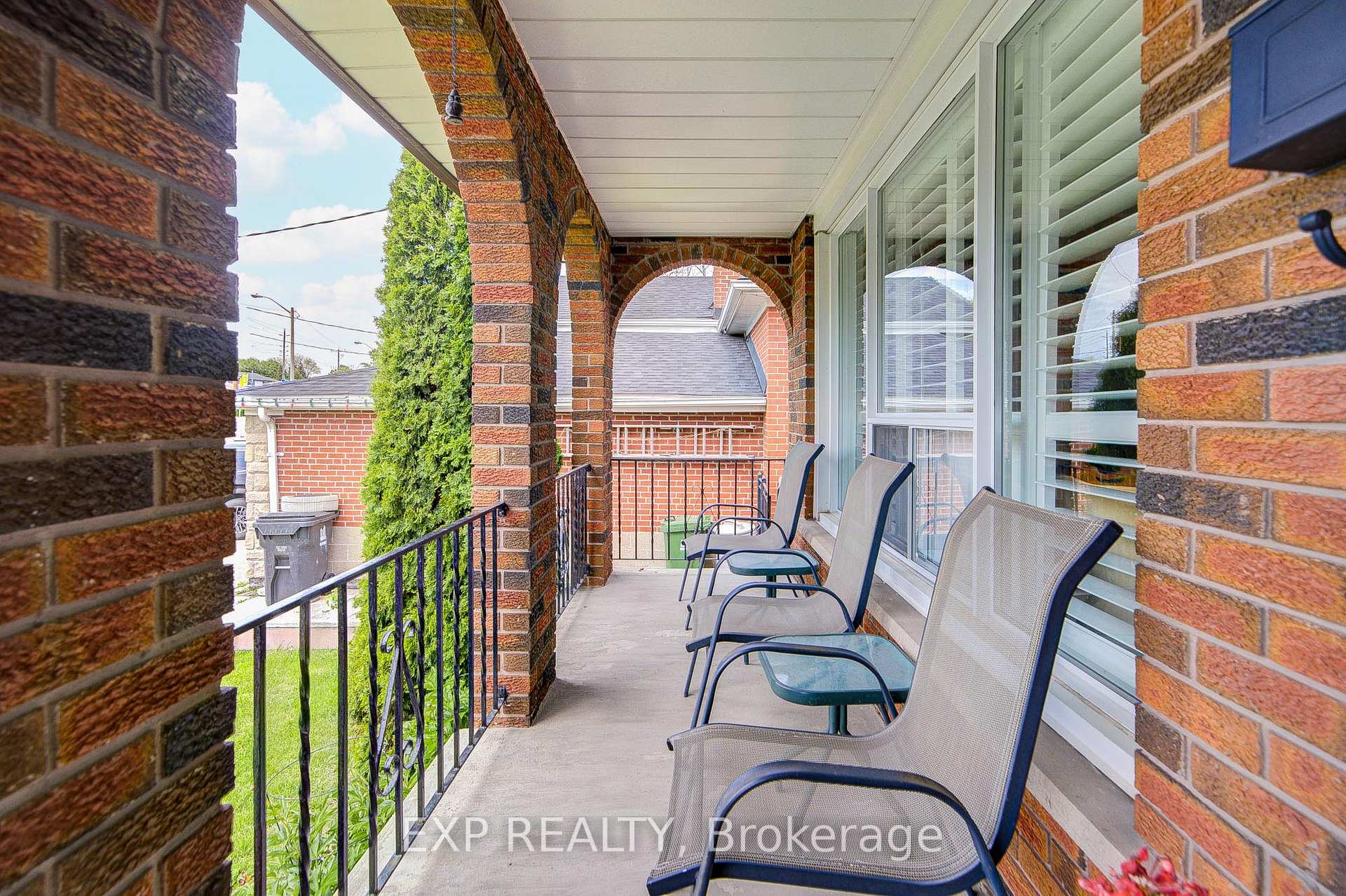 593a Scarlett Road N, Toronto W09 — photo 3 of 5