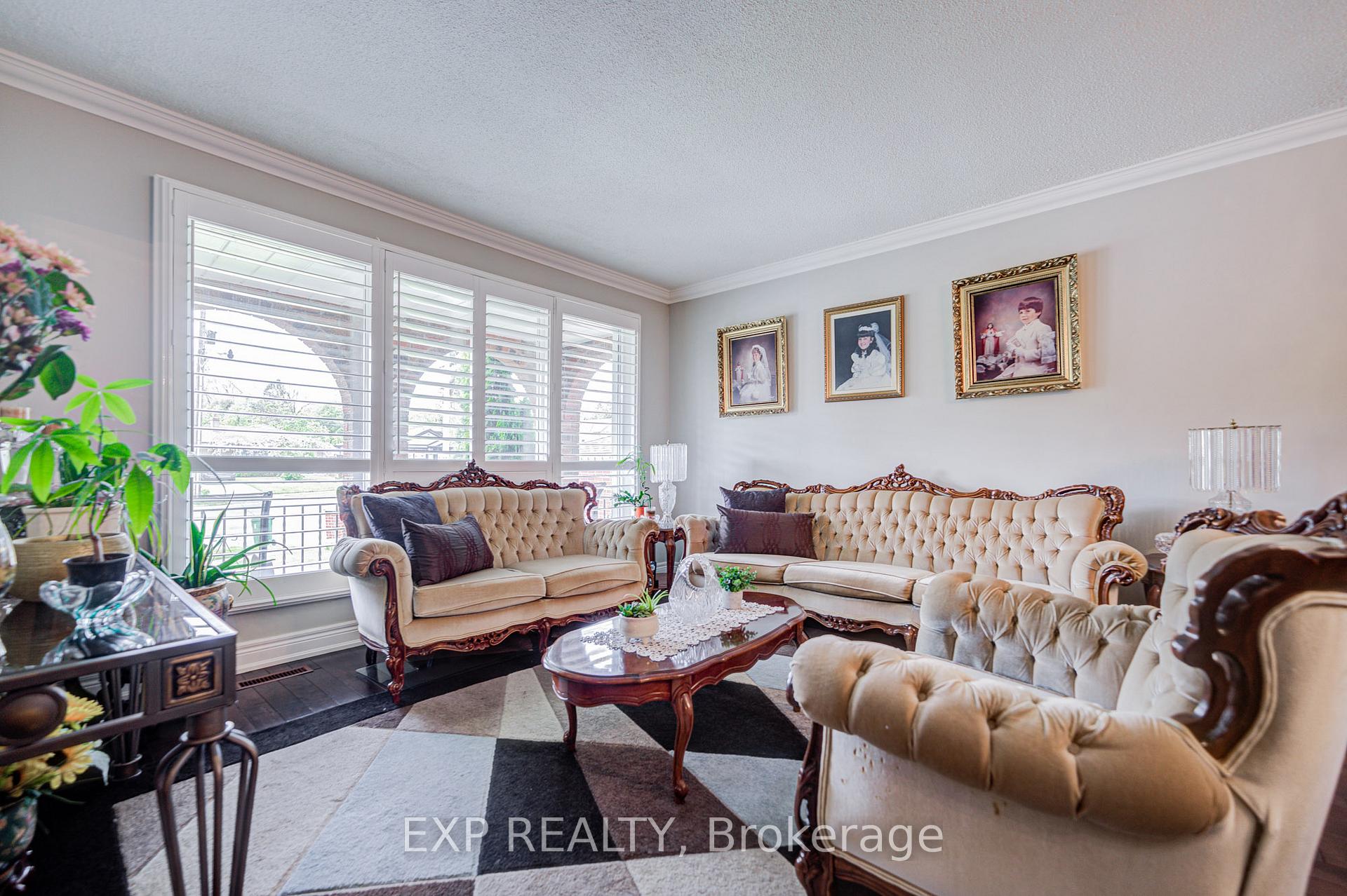 593a Scarlett Road N, Toronto W09 — photo 5 of 5