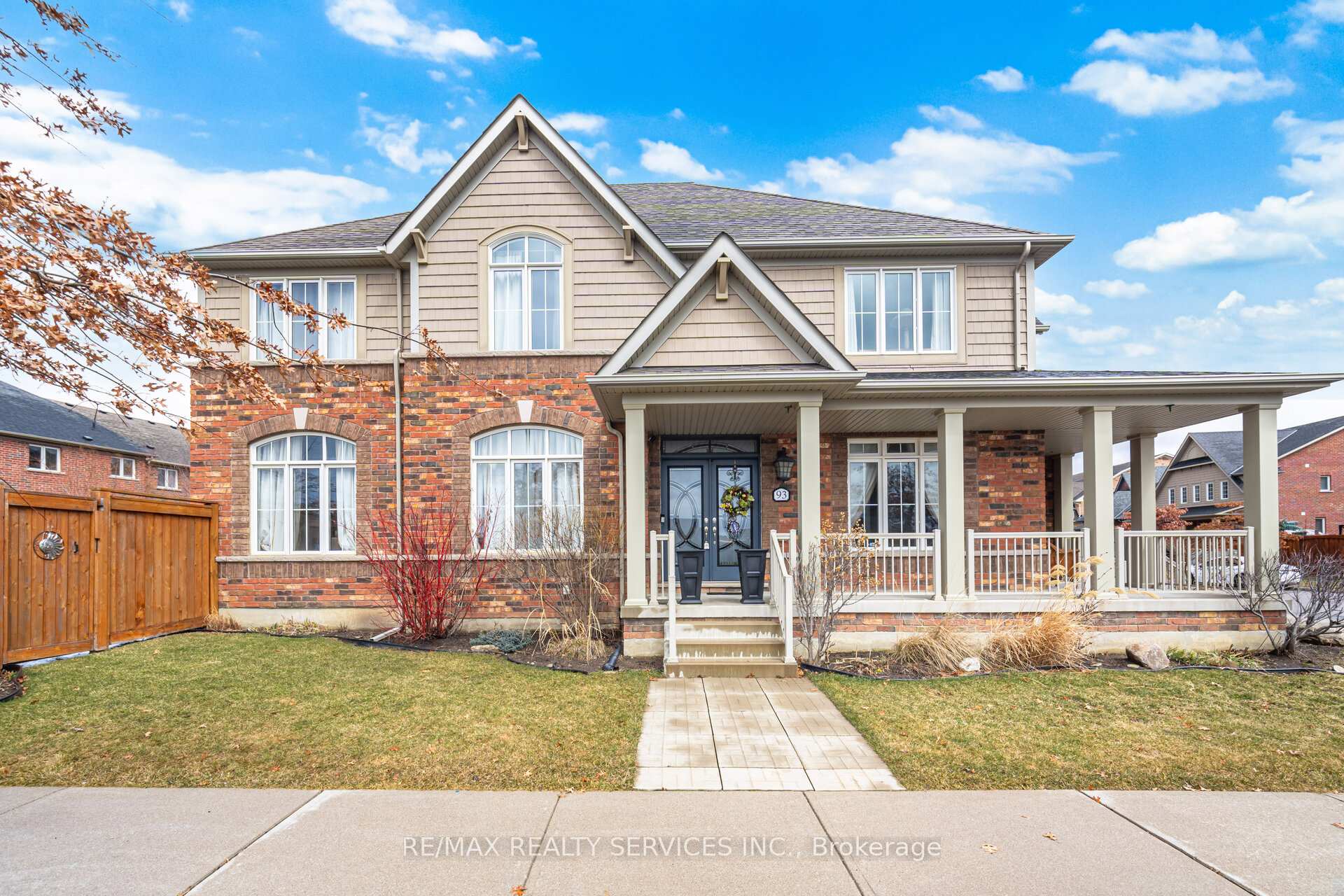 93 Learmont Avenue, Caledon — photo 2 of 5