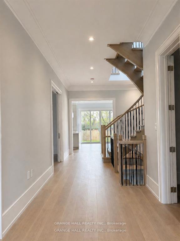 16 Barker Avenue, Toronto W10 — photo 5 of 5