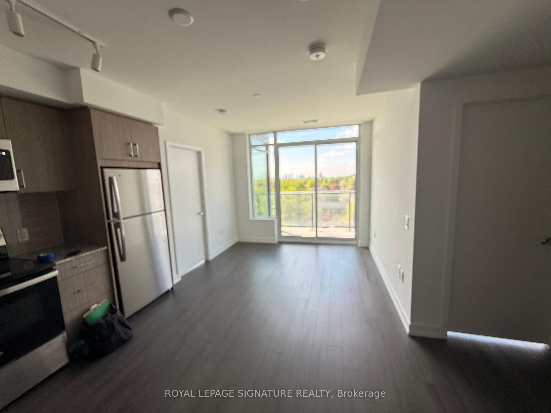 4000 Eglinton Avenue W 622, Toronto W09 — photo 2 of 5