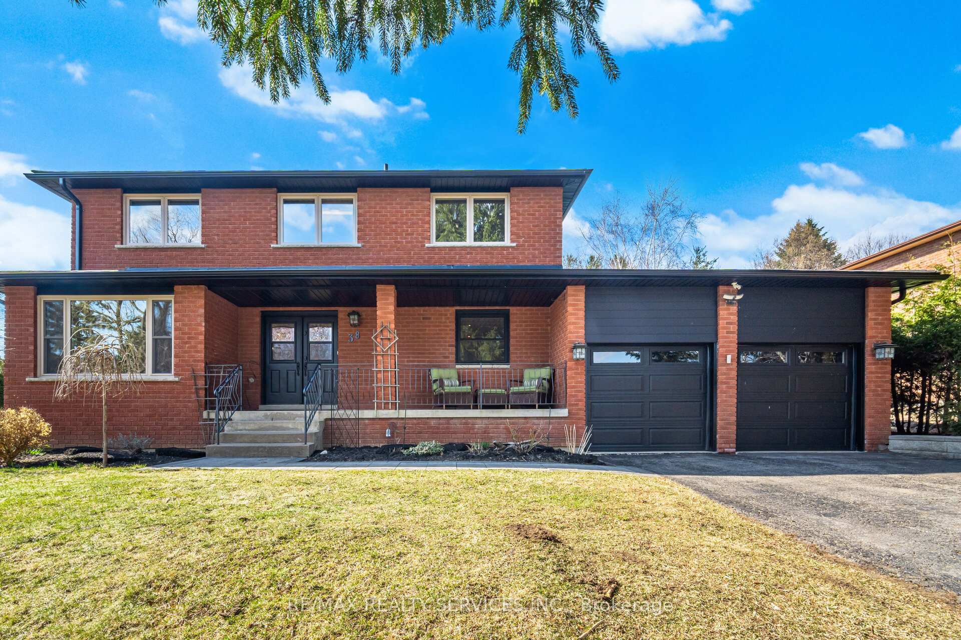 38 Marilyn Street, Caledon — photo 2 of 5