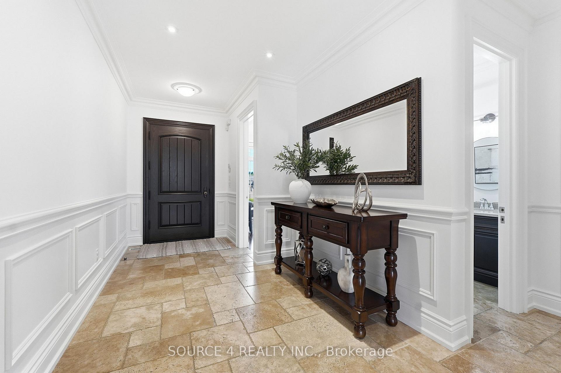 39 Amesbury Drive, Toronto W04 — photo 4 of 5