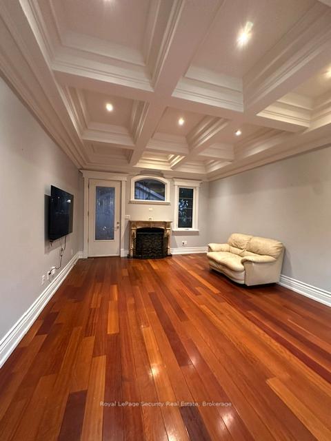 81 Livingstone Avenue, Toronto W04 — photo 4 of 5