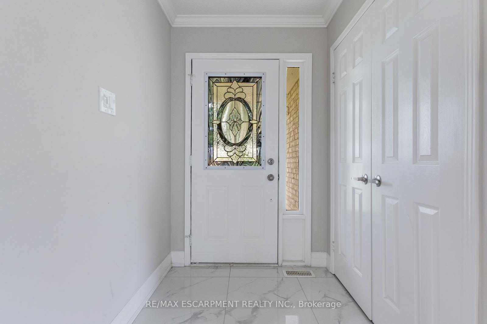 18555 Hurontario Street, Caledon — photo 4 of 5