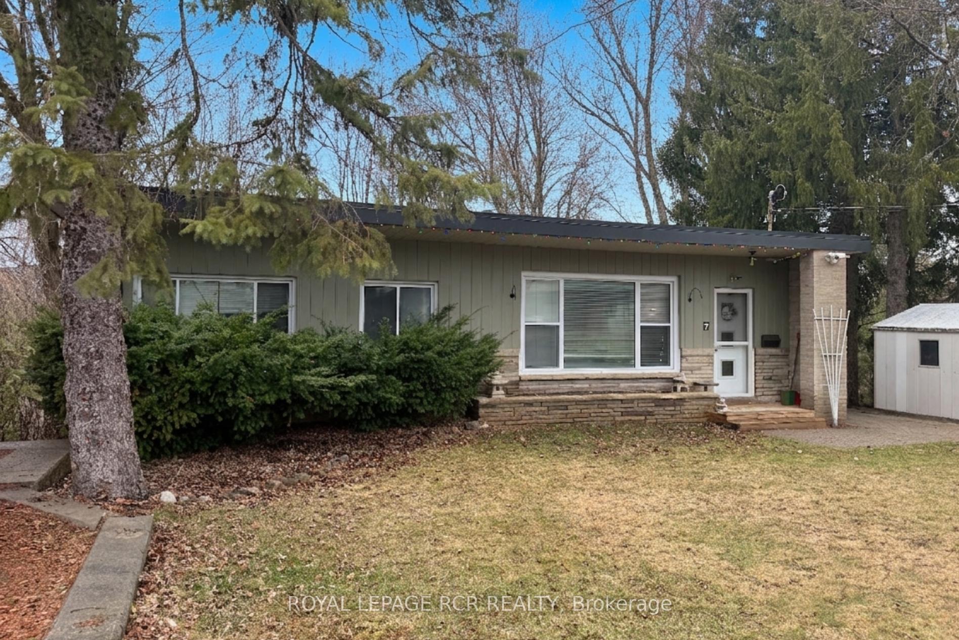 7 Hilltop Drive Upper, Caledon, ON L7C 1K7 — Caledon, Ontario
