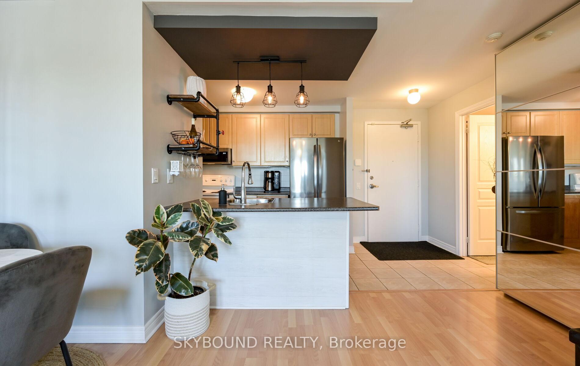 1415 Lawrence Avenue W 516, Toronto W04 — photo 4 of 5
