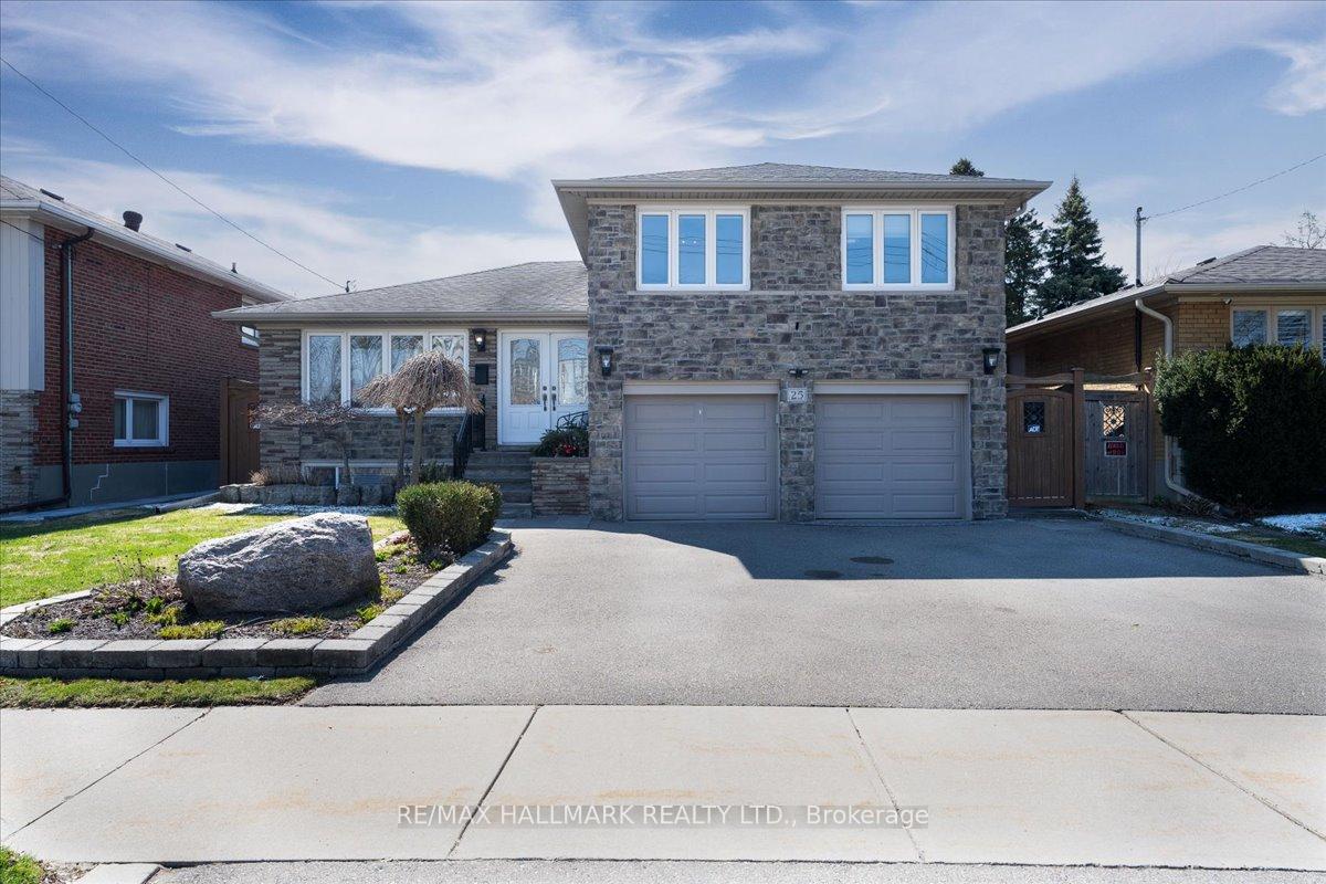 25 Fenley Drive, Toronto W09, ON M9R 1M3 — Toronto W09, Ontario