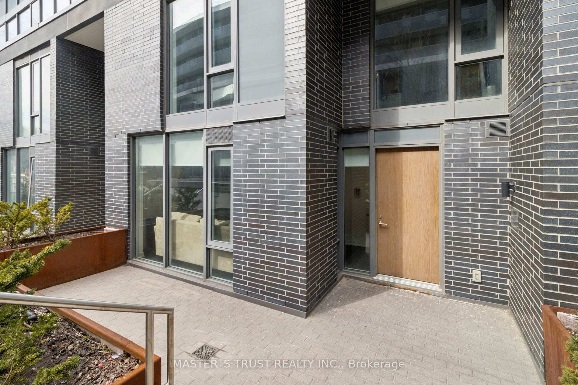 160 Flemington Road E TH109, Toronto W04 — photo 2 of 5