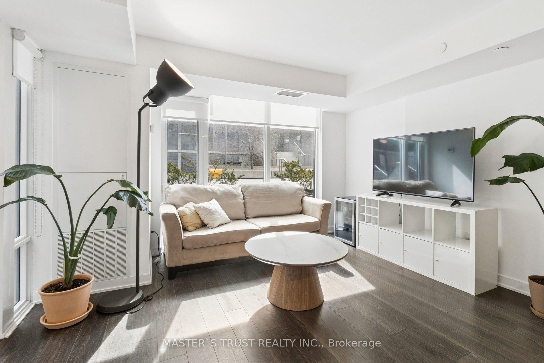 160 Flemington Road E TH109, Toronto W04 — photo 3 of 5