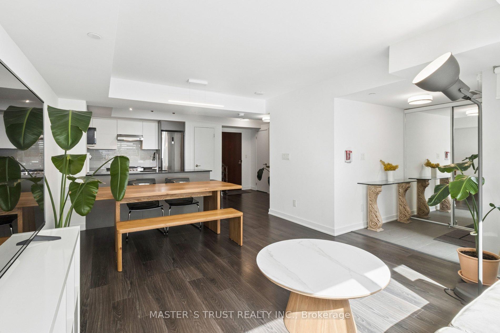 160 Flemington Road E TH109, Toronto W04 — photo 4 of 5