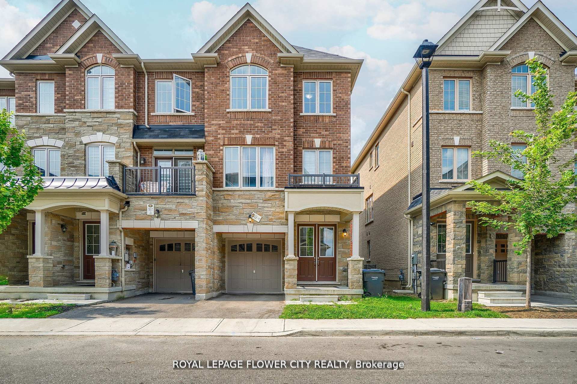 14 Faye Street, Brampton, ON L6P 4M9