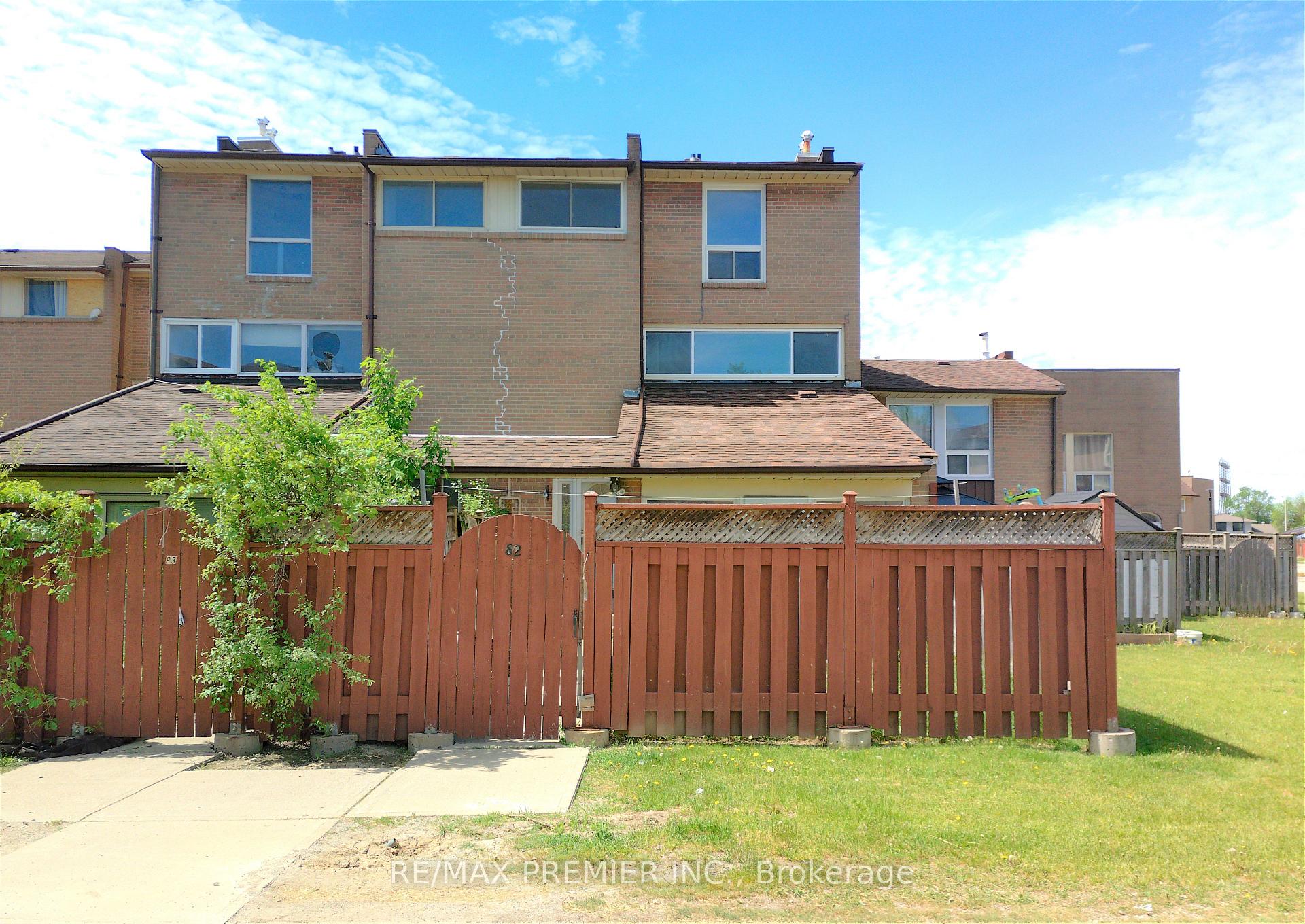 248 John Garland Boulevard 82, Toronto W10, ON M9V 1N8 — Toronto W10, Ontario