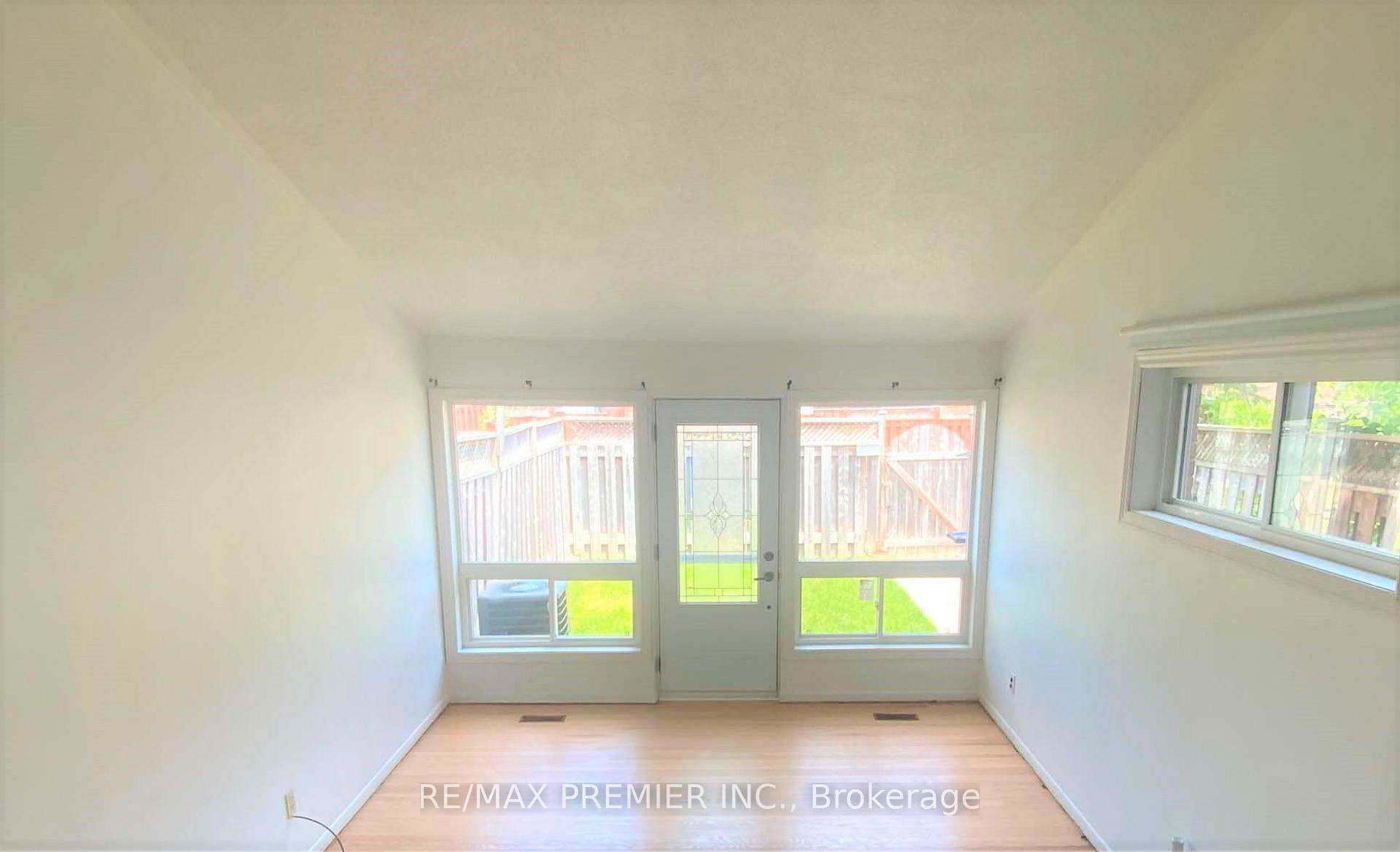 248 John Garland Boulevard 82, Toronto W10 — photo 4 of 5