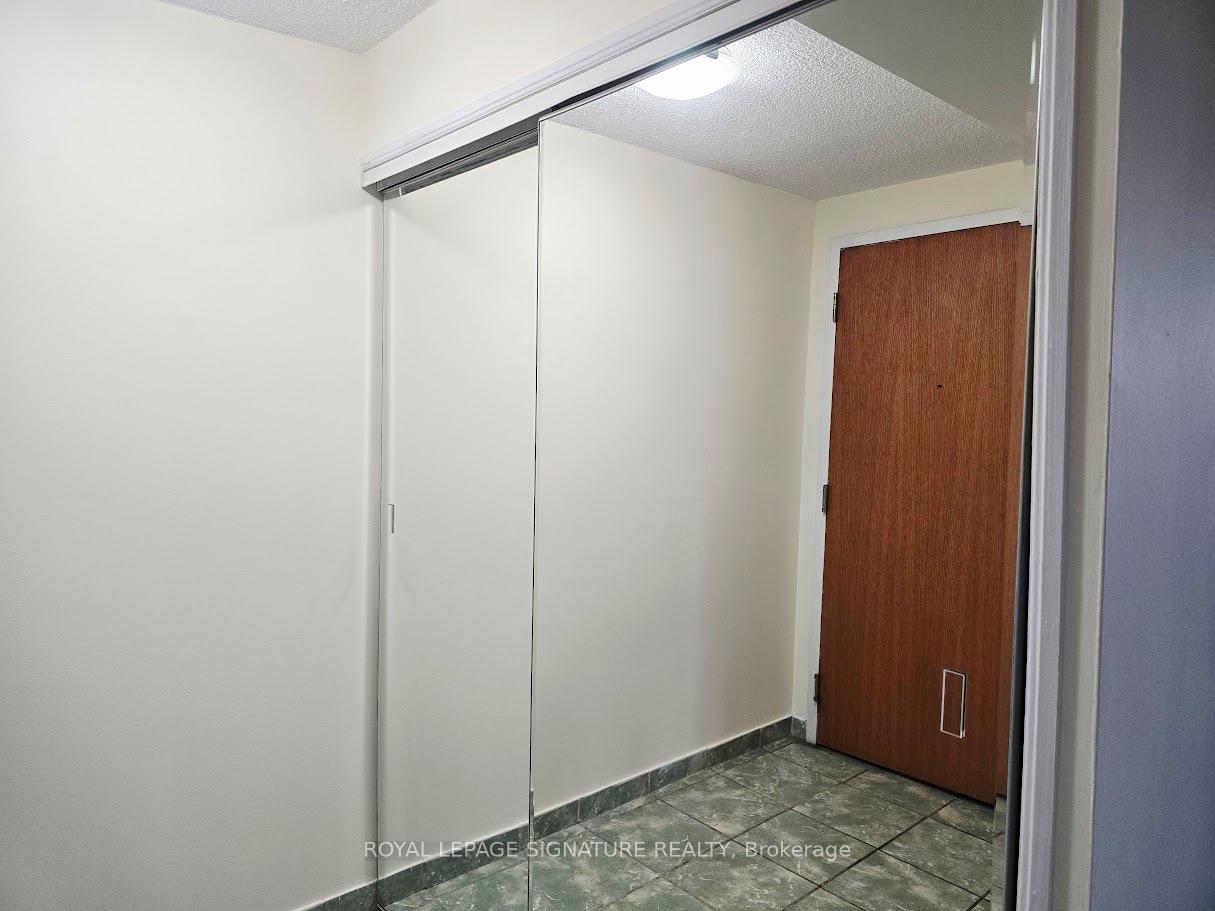 41 Markbrook Lane 213, Toronto W10 — photo 5 of 5