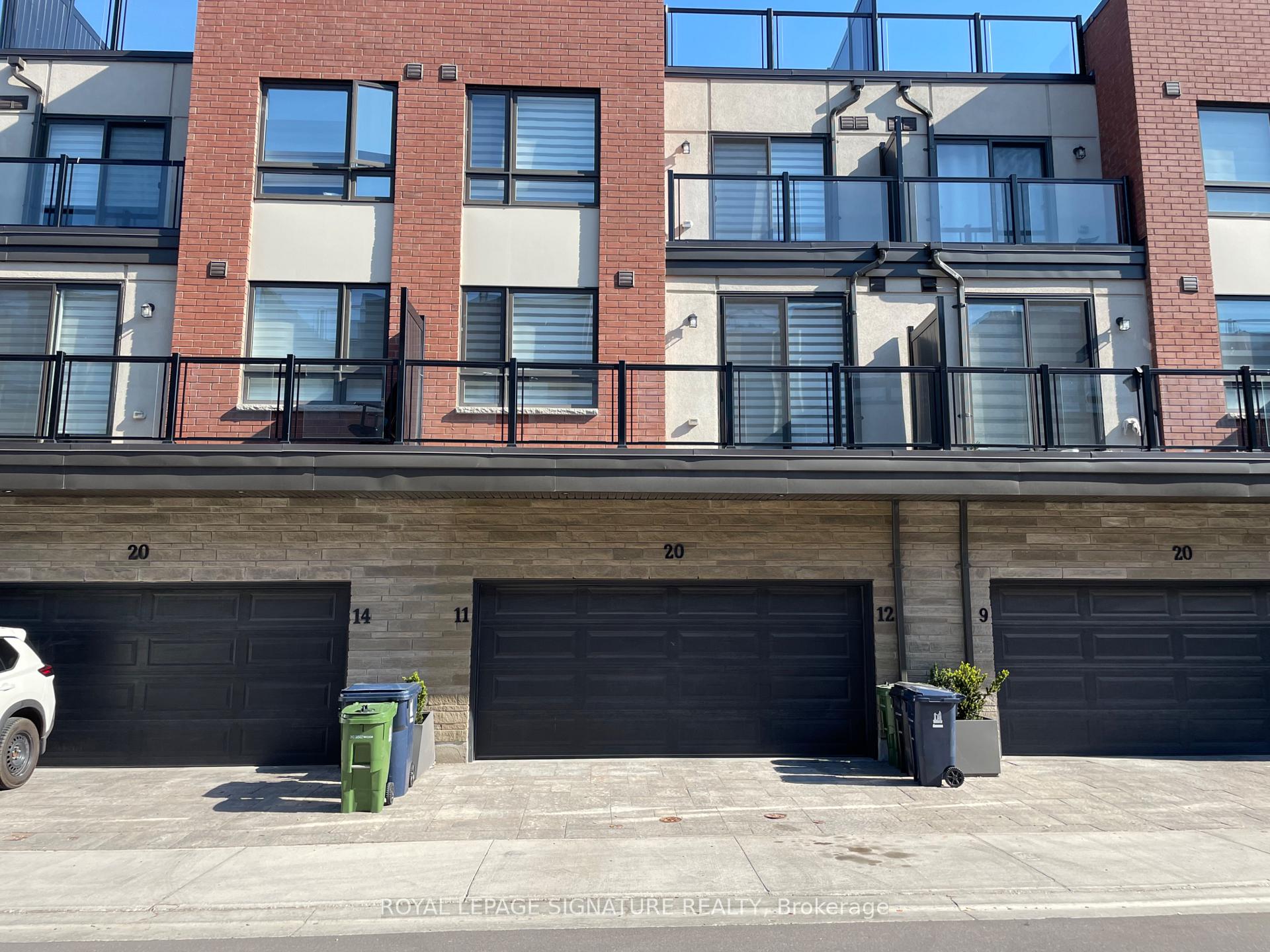 20 WoodStream Drive 11, Toronto W10 — photo 2 of 5