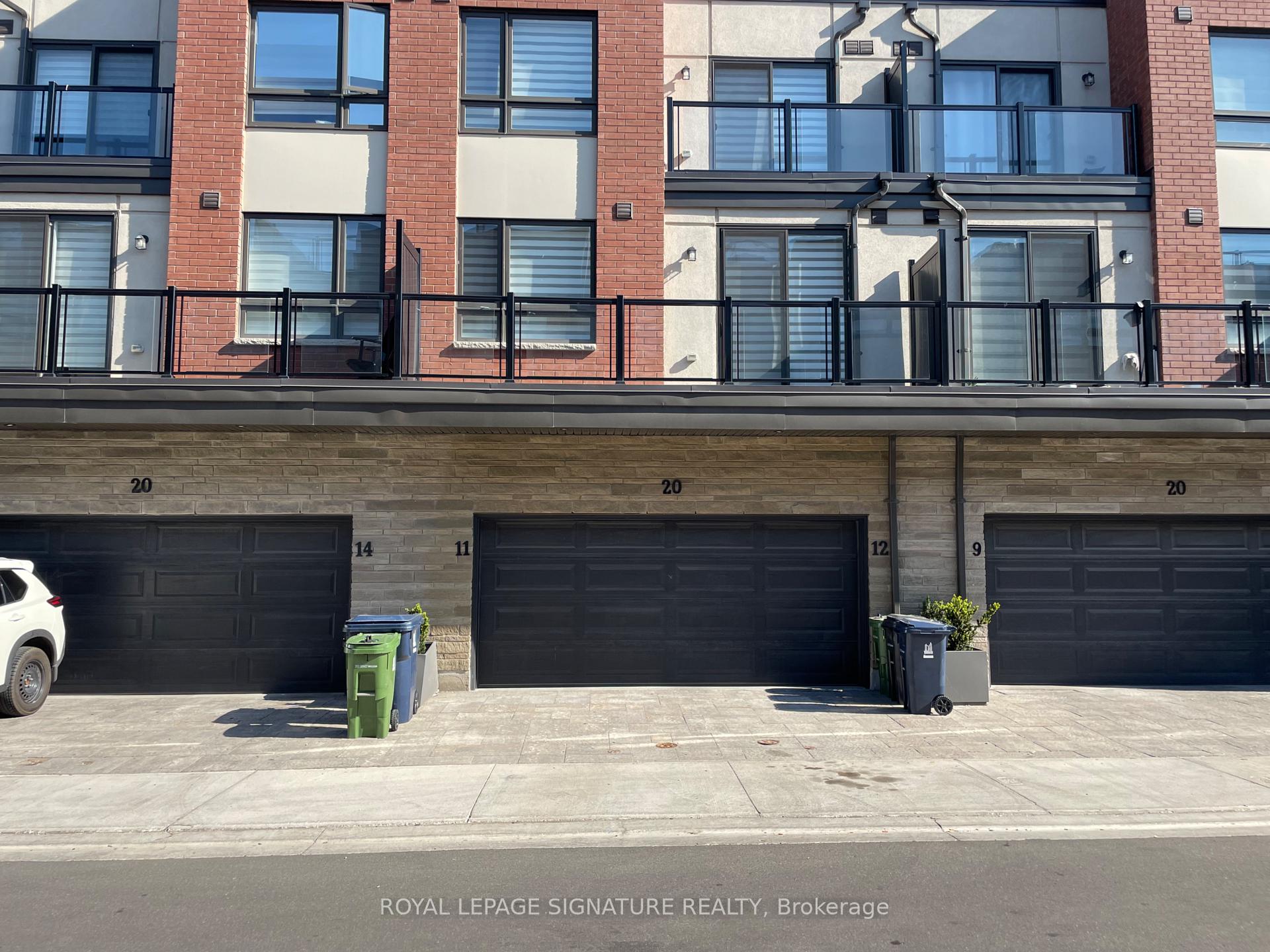 20 WoodStream Drive 11, Toronto W10 — photo 3 of 5