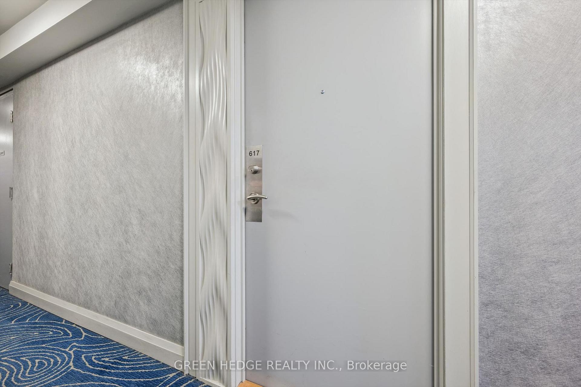 80 Esther Lorrie Drive 617, Toronto W10 — photo 4 of 5