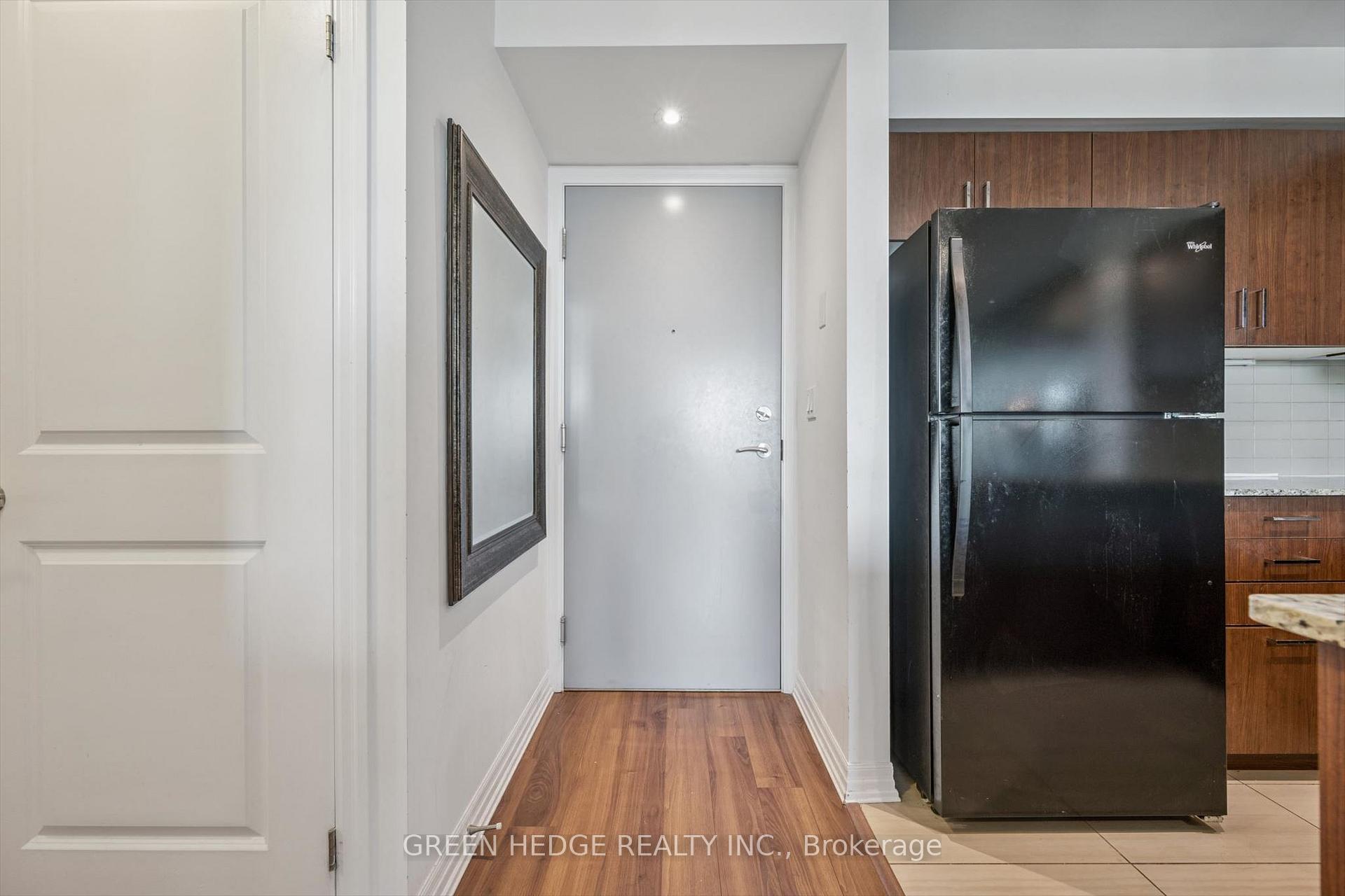 80 Esther Lorrie Drive 617, Toronto W10 — photo 5 of 5