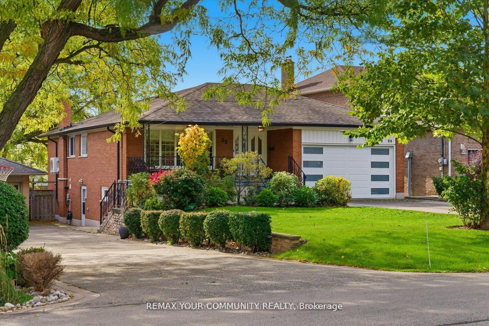 35 Sunvale Drive, Toronto W09 — photo 2 of 5