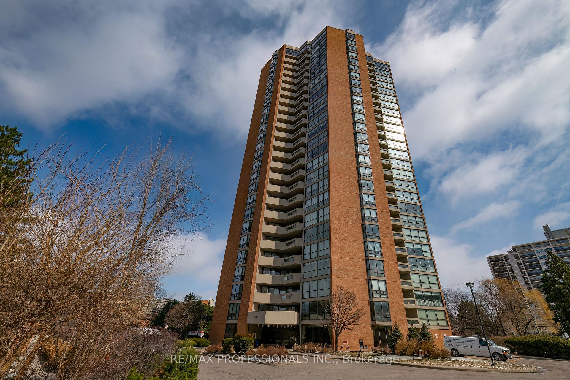 2010 Islington Avenue 2302, Toronto W09, ON M9P 3S8 — Toronto W09, Ontario