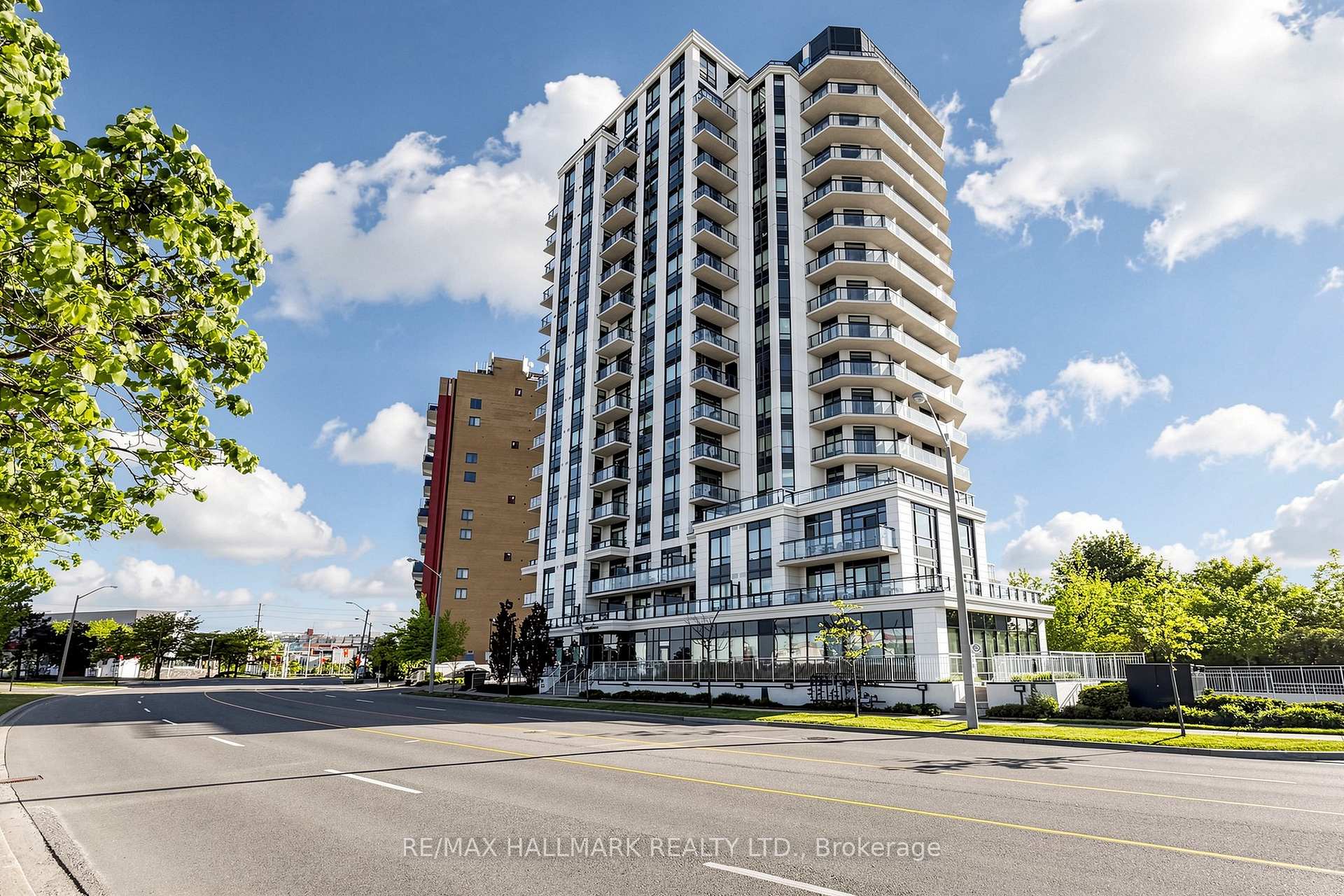 840 Queens Plate Drive 1207, Toronto W10, ON M9W 0E7 — Toronto W10, Ontario