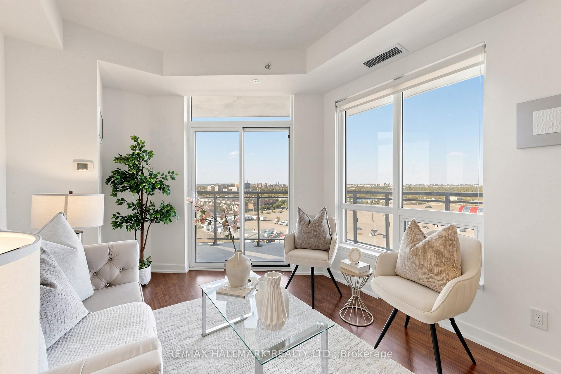 840 Queens Plate Drive 1207, Toronto W10 — photo 2 of 5