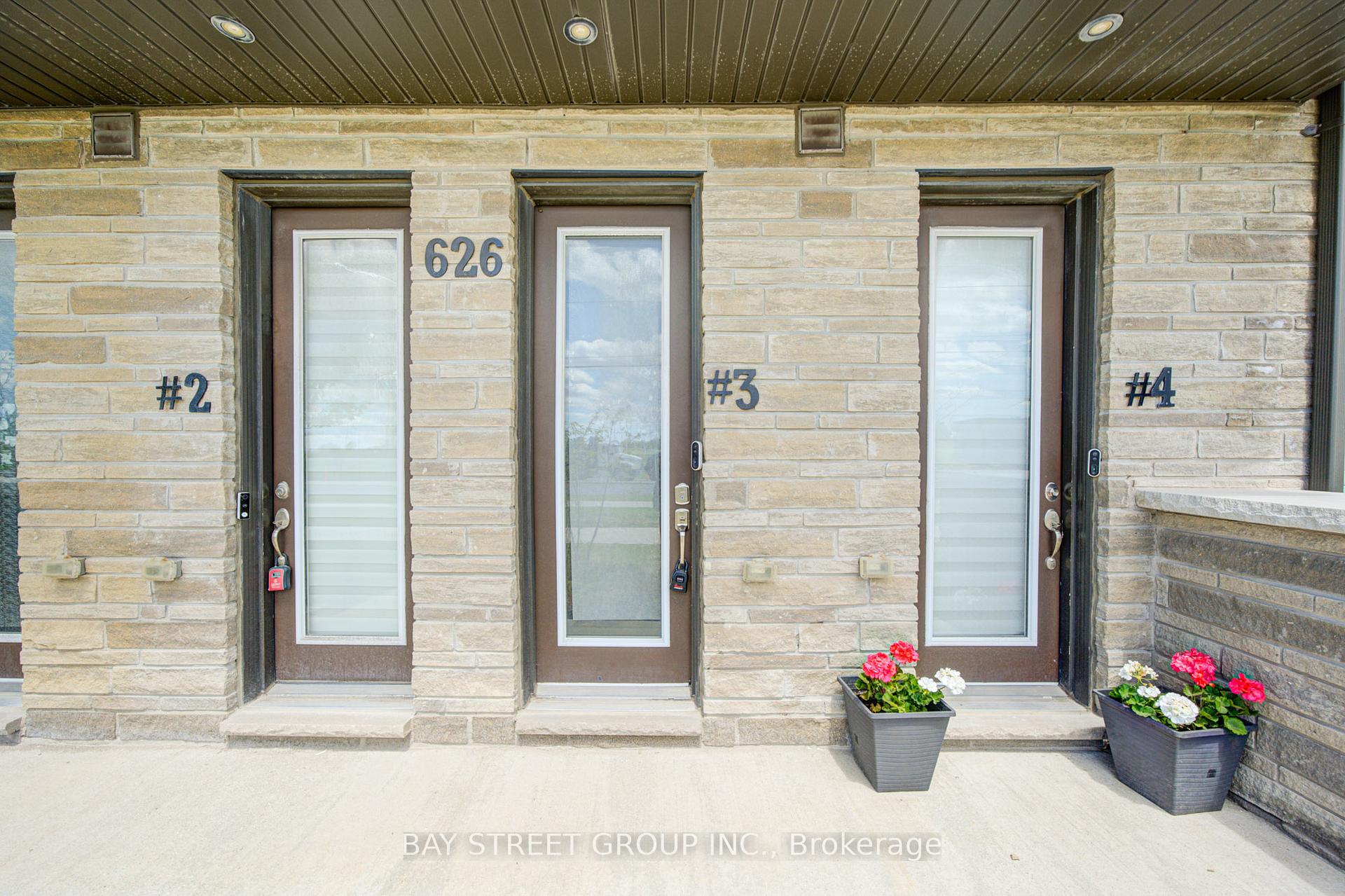 626 Rexdale Boulevard 3, Toronto W10 — photo 2 of 5