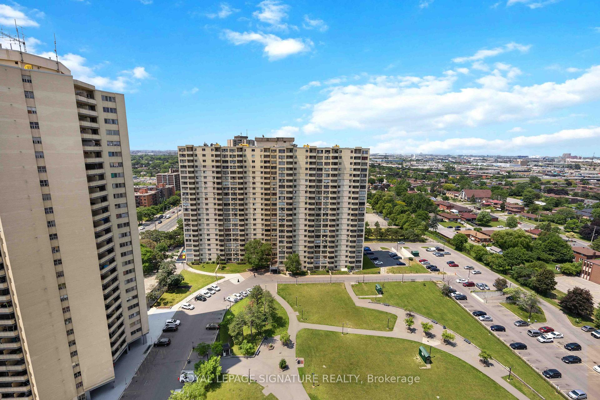 320 Dixon Road 2315, Toronto W09 — photo 3 of 5