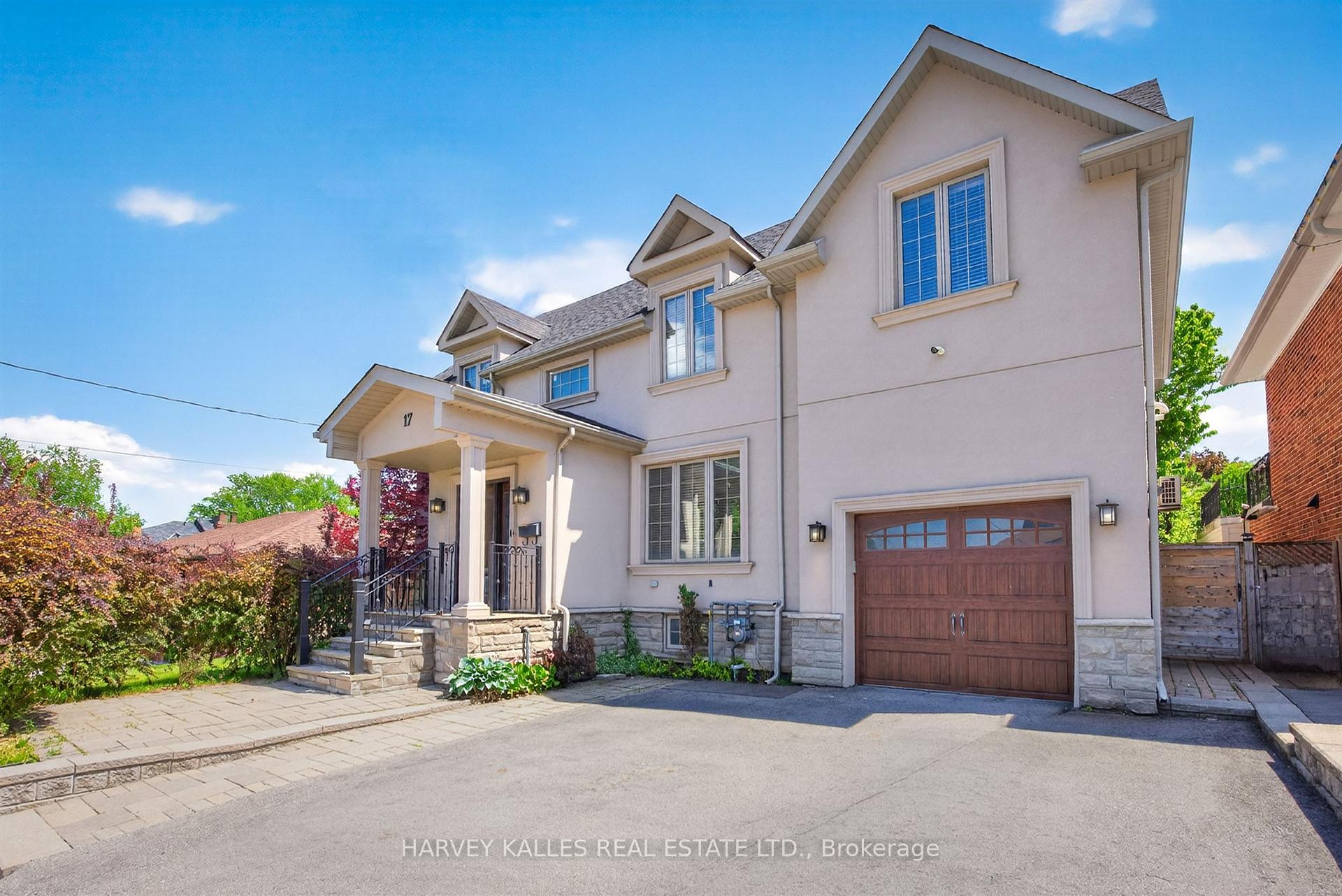 17 Lockheed Boulevard, Toronto W09, ON M9P 2H5 — Toronto W09, Ontario