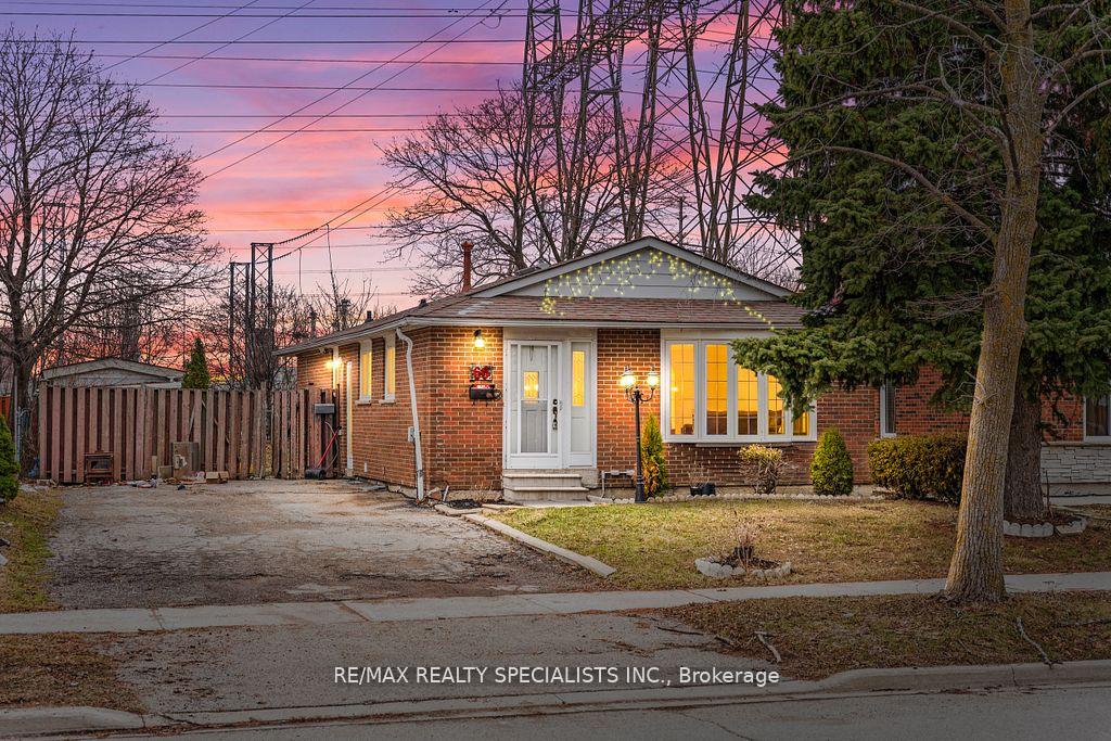 66 Avening Drive, Toronto W10, ON M9V 1Y1 — Toronto W10, Ontario