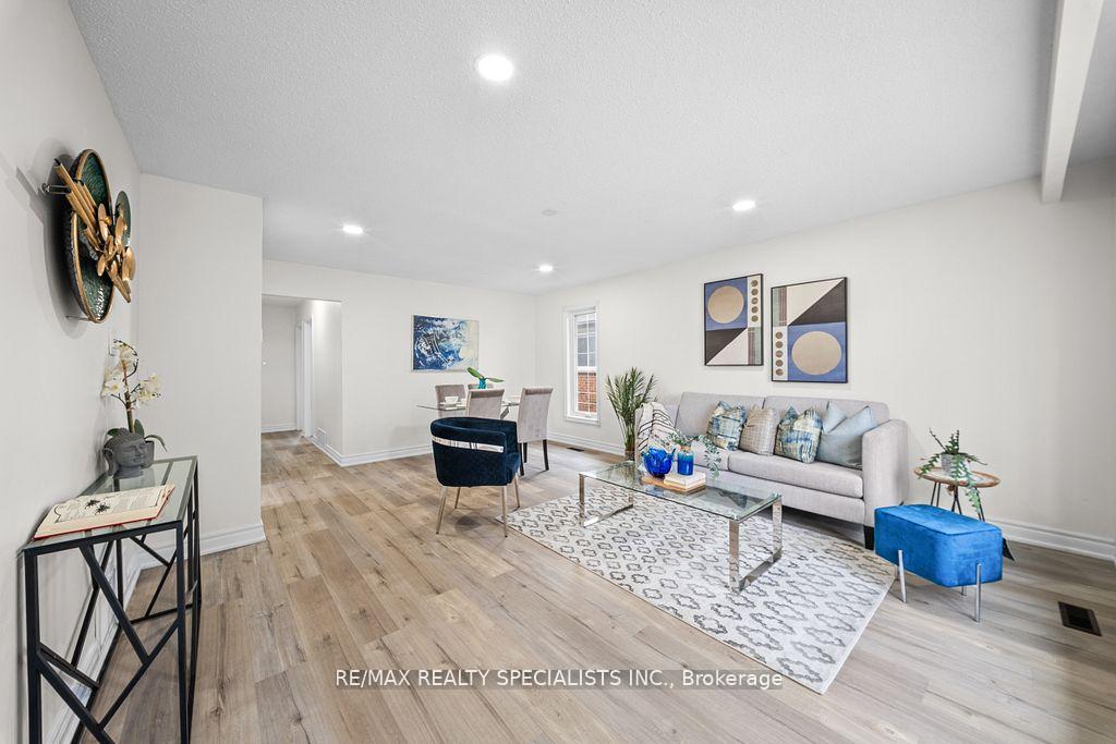 66 Avening Drive, Toronto W10 — photo 4 of 5
