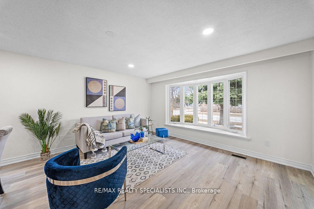 66 Avening Drive, Toronto W10 — photo 5 of 5