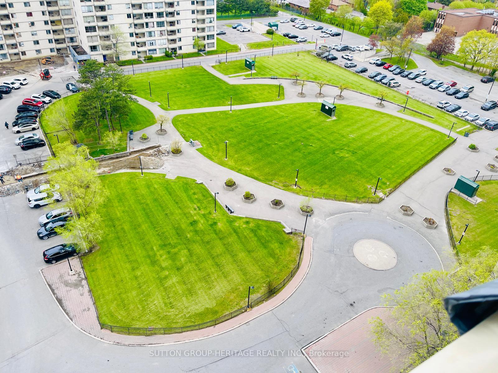 320 Dixon Parkway 1613, Toronto W09 — photo 2 of 5