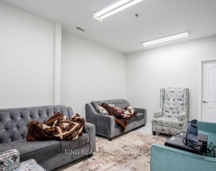 67 Westmore Drive 13, Toronto W10 — photo 4 of 5
