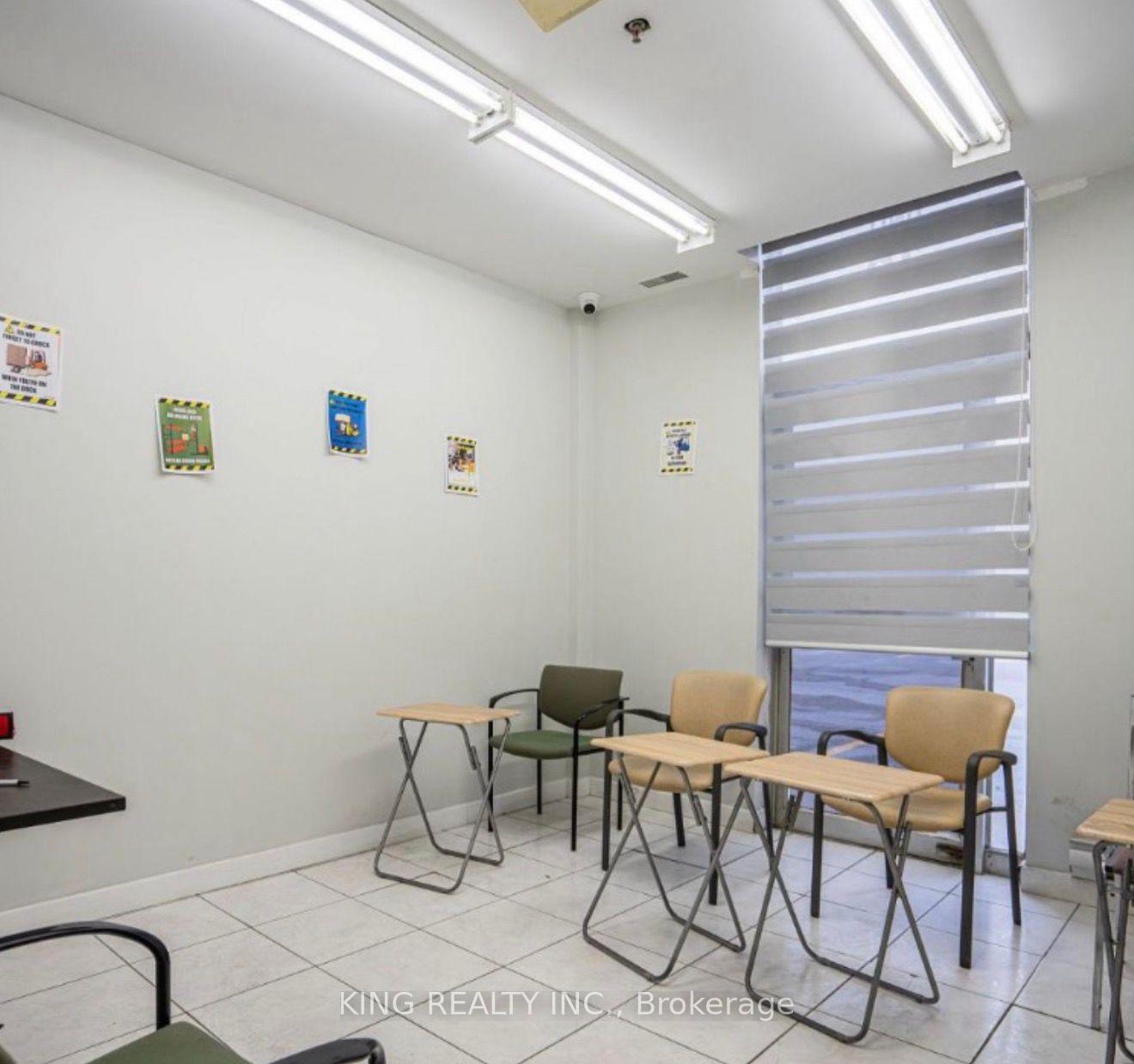 67 Westmore Drive 13, Toronto W10 — photo 5 of 5