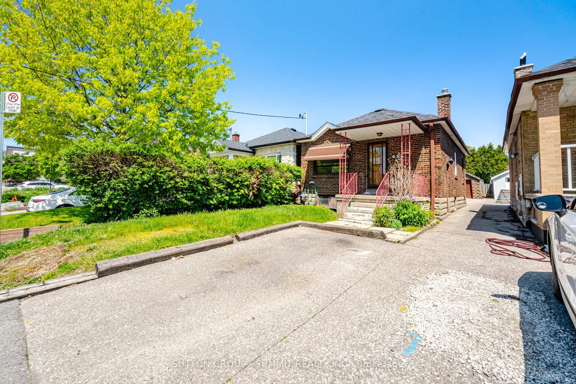 63 Chamberlain Avenue, Toronto W04, ON M6E 4J9 — Toronto W04, Ontario