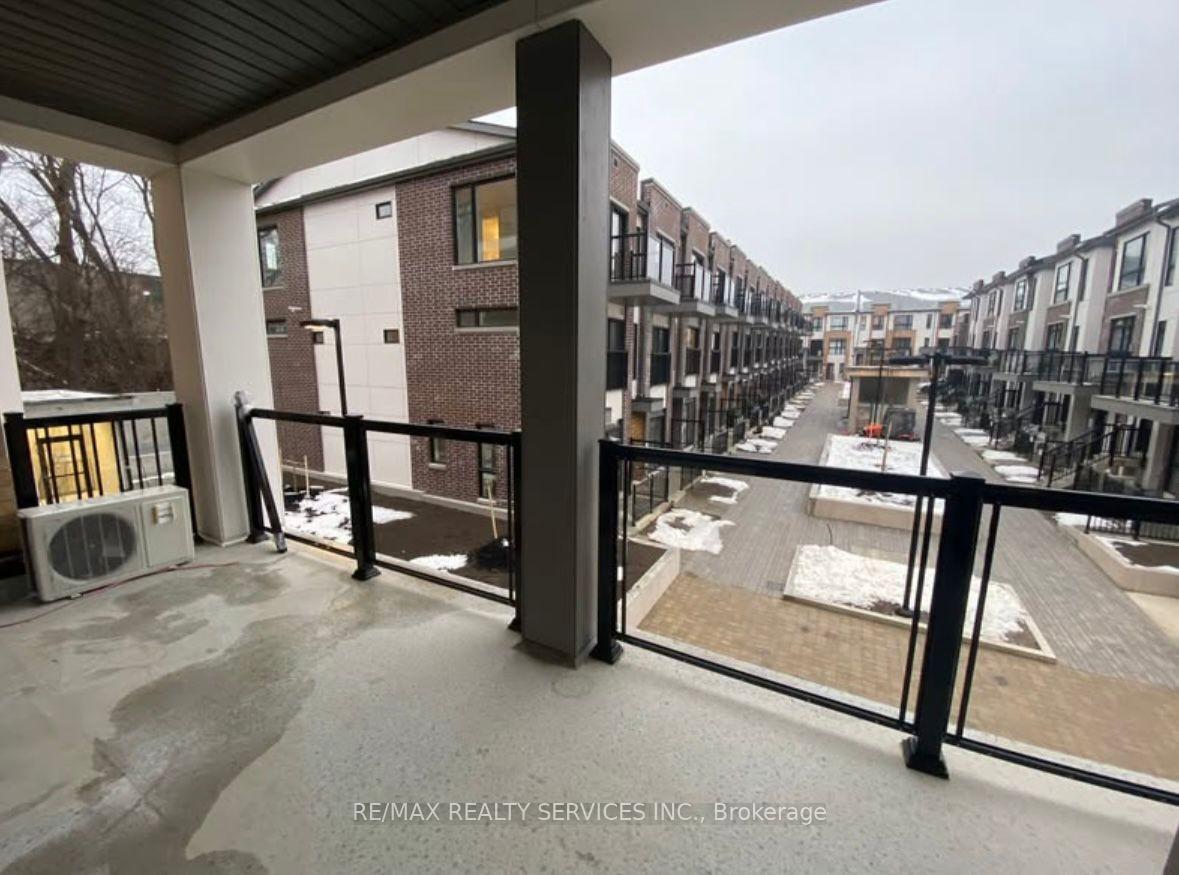 120 Canon Jackson Drive E 211, Toronto W04 — photo 2 of 5