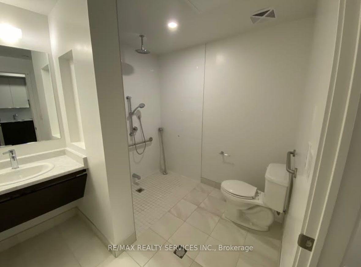 120 Canon Jackson Drive E 211, Toronto W04 — photo 3 of 5
